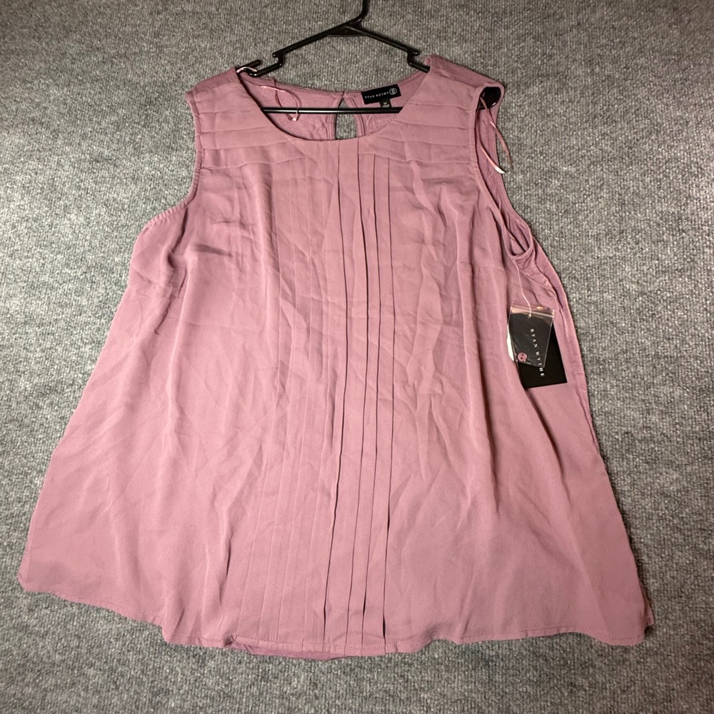 Ryan Wythe Womens‎ 2X Mauve Pleated Sleeveless Blouse Keyhole Back NWT SU18T016
